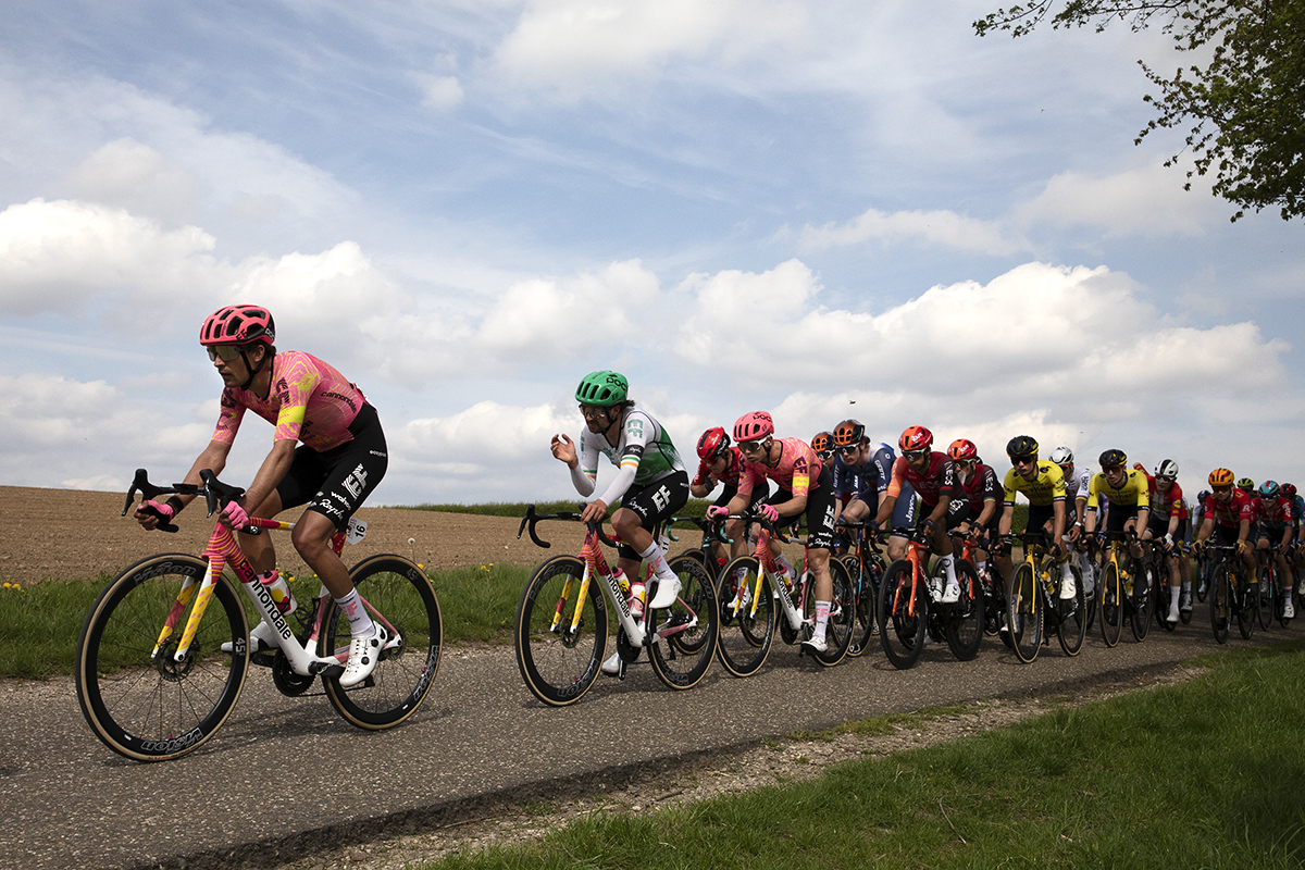 Amstel Gold Race 2024 - James Shaw of EF Education - EasyPost, leads the riders along Heugdenweg
