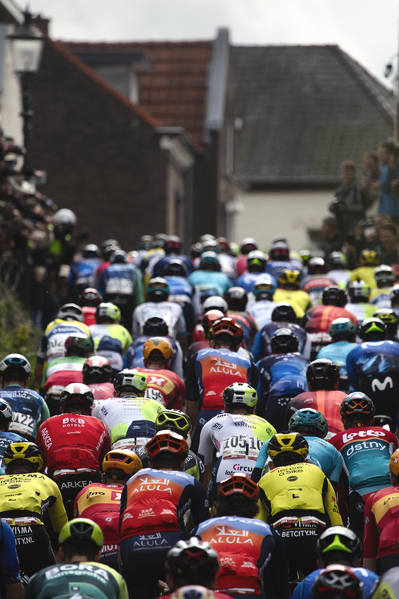 Amstel Gold Race 2024 - A view of the men’s race from the rear as the peloton scales the Maasberg