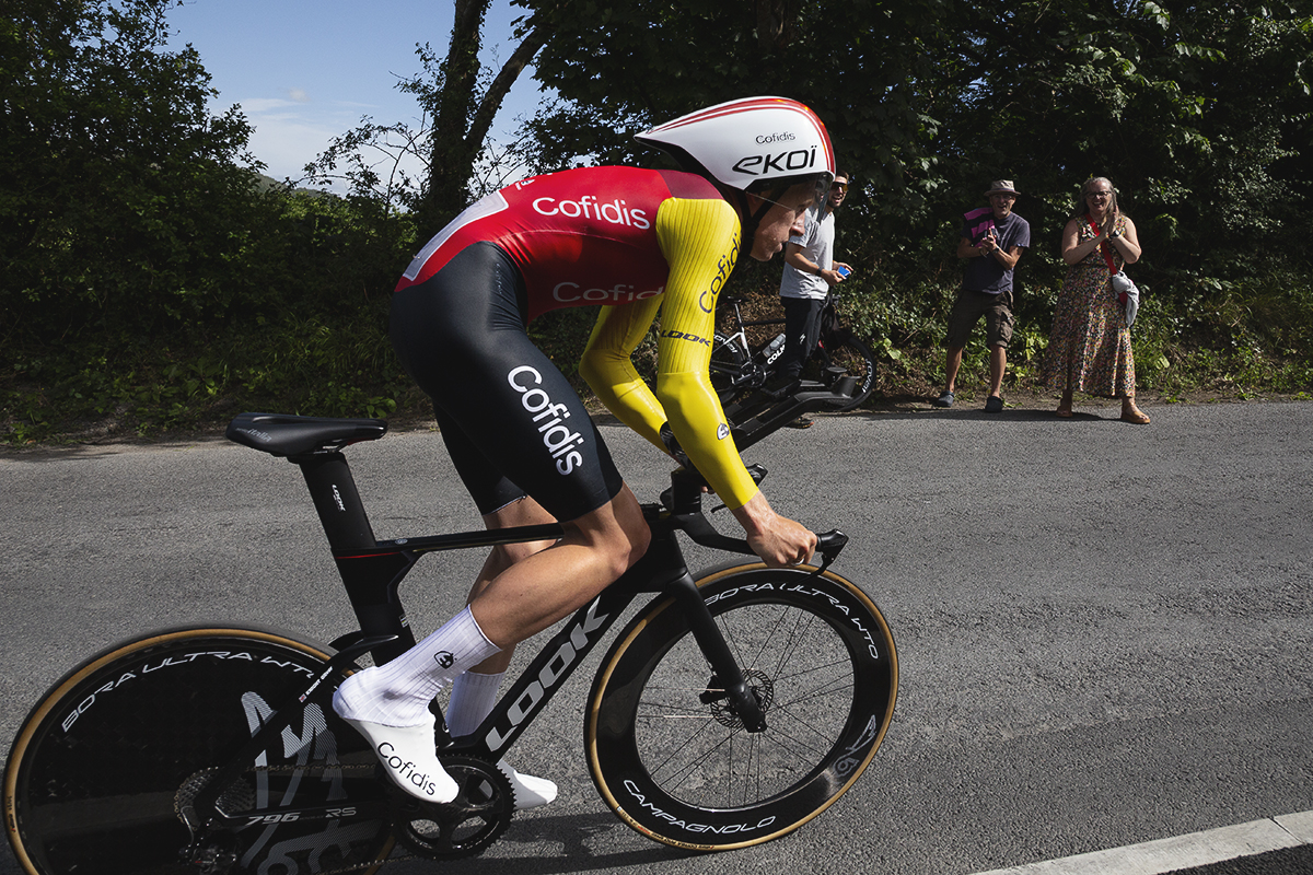 British National Road Championships 2025 - Time Trial - Elite Men - Oliver Knight of Cofidis stands on his pedals to push up a steep section