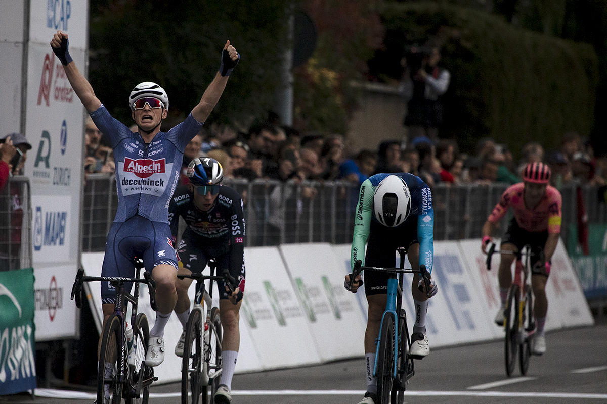 Coppa Bernocchi 2024 - Stan Van Tricht raises his arms in victory as he crosses the finish line