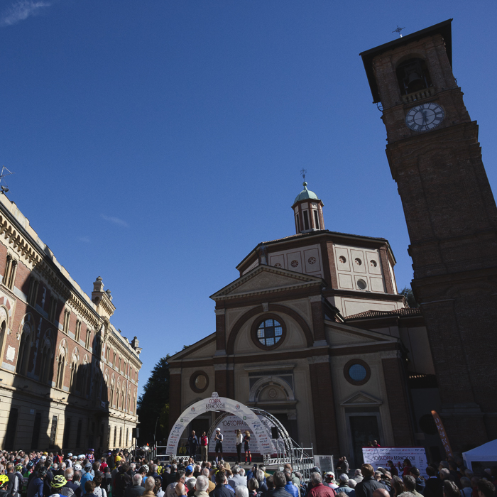 Coppa Bernocchi 2025 - Fans gather in the square in front of the Basilica di San Magno to watch the podium presentations