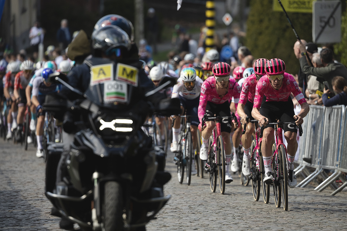 De Brabantse Pijl 2025 - Riders from EF Education - EasyPost, begin the cobbled climb of Hertstraat