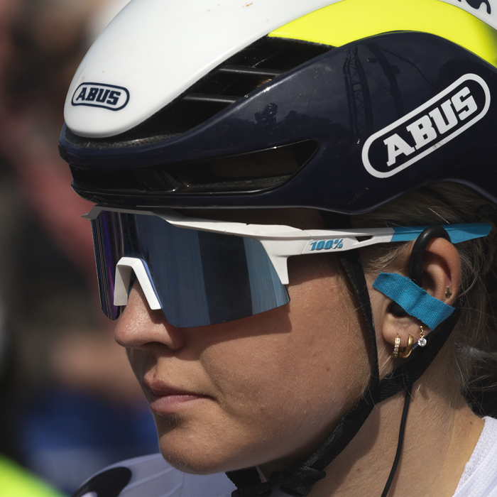 De Brabantse Pijl Vrouwen 2025 - Cat Ferguson on the start line of the race