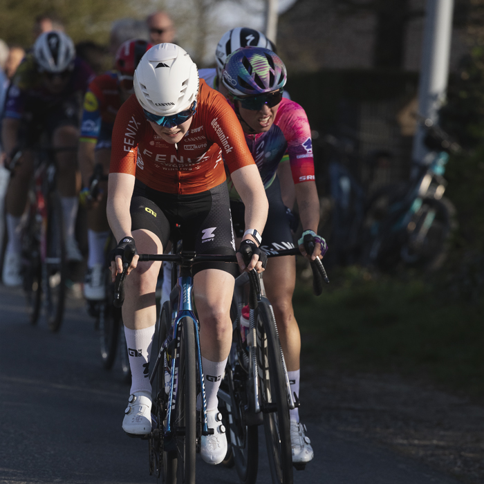 Dwars Door Vlaanderen Vrouwen 2025 - Puck Pieterse and Katarzyna Niewiadoma climb through Nokere