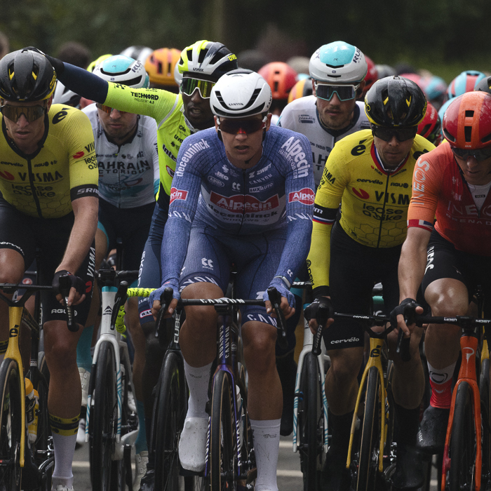 E3 Saxo Classic 2024 - The peloton on the Kanarieberg