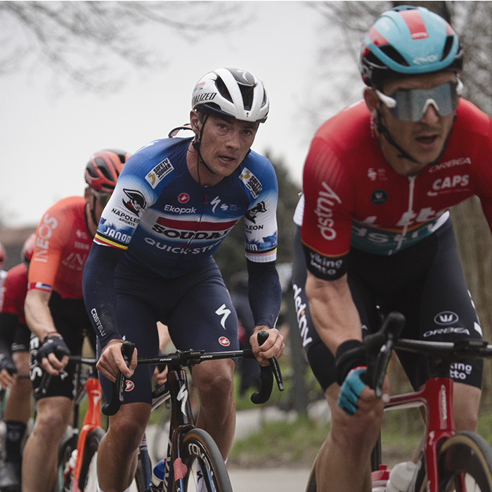 E3 Saxo Classic 2024 - Yves Lampaert in a line of riders during the race