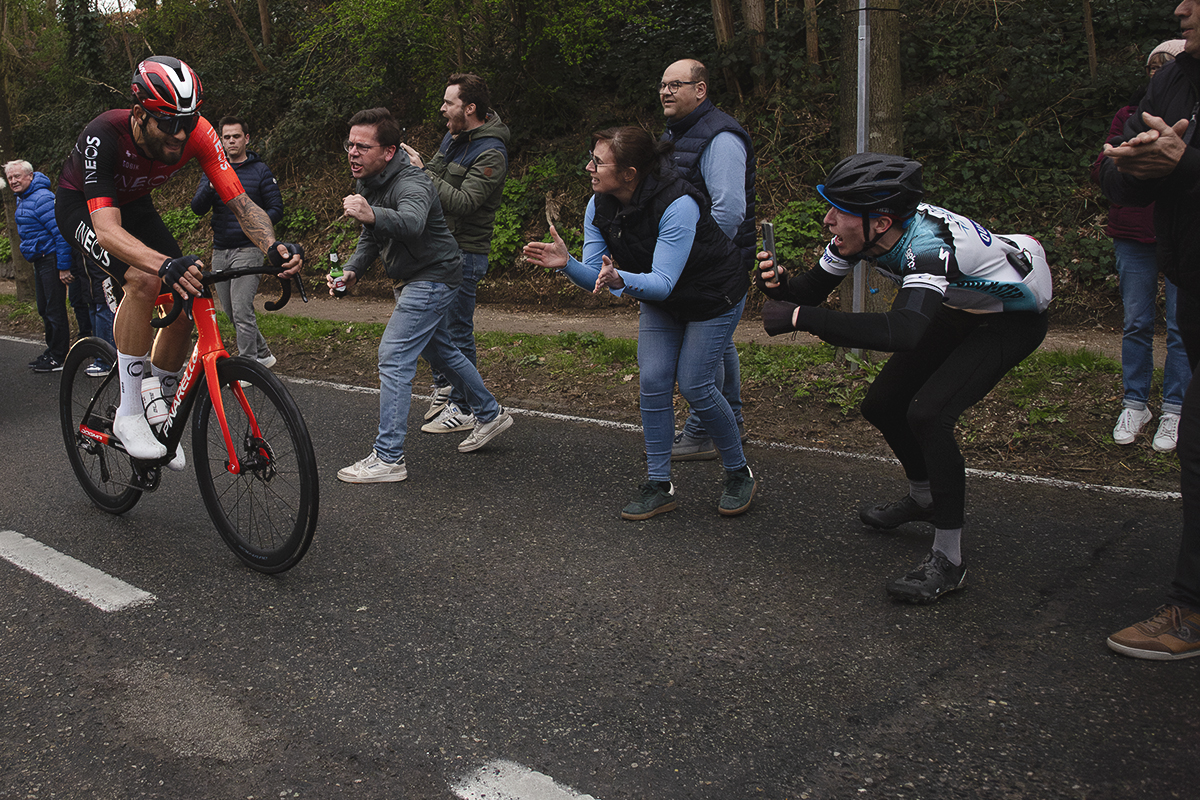 E3 Saxo Classic 2025 - Filippo Ganna - Filippo Ganna is encouraged by enthusiastic fans at the road side