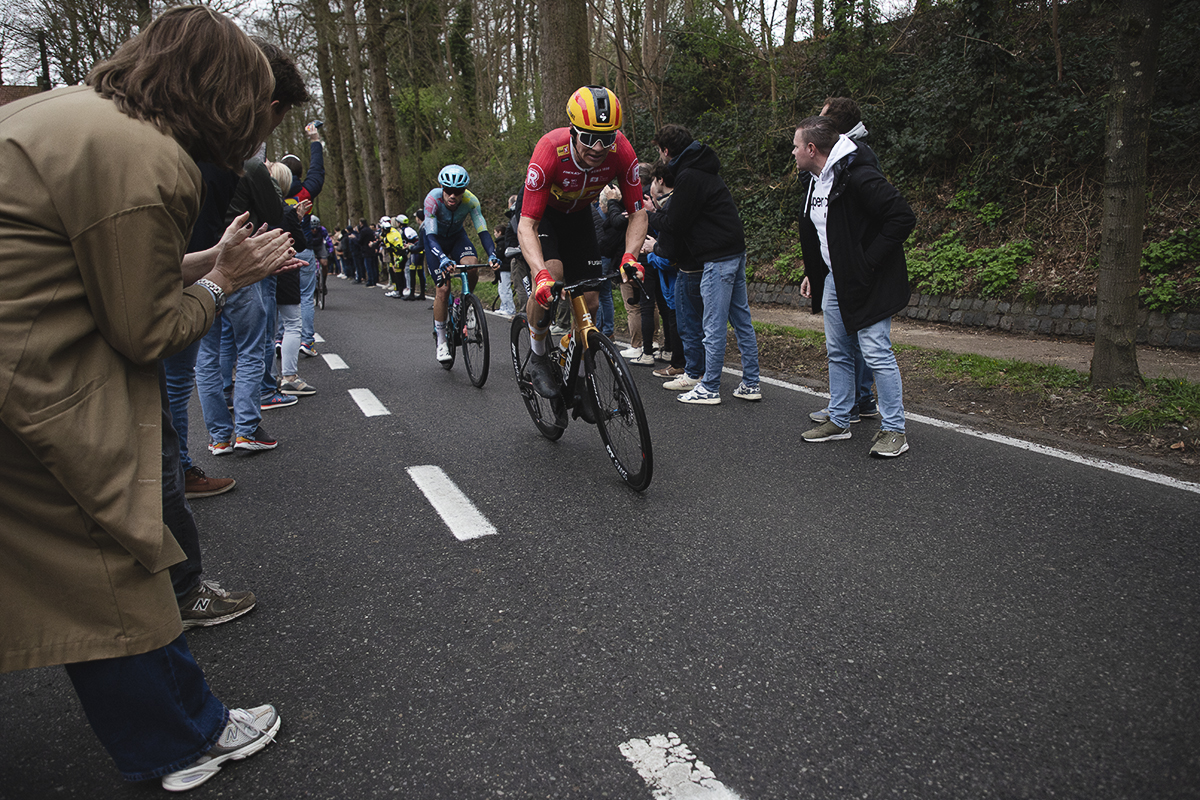 E3 Saxo Classic 2025 - Jonas Abrahamsen pushes up the climb