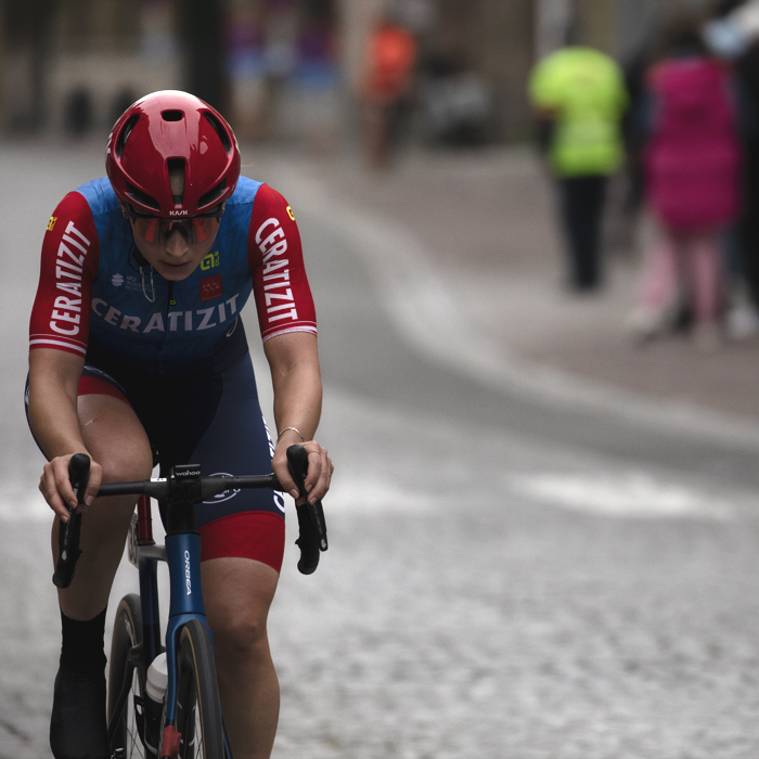 Gent Wevelgem Vrouwen 2024 - Kathrin Schweinberger on the cobbled streets of Ieper / Ypres