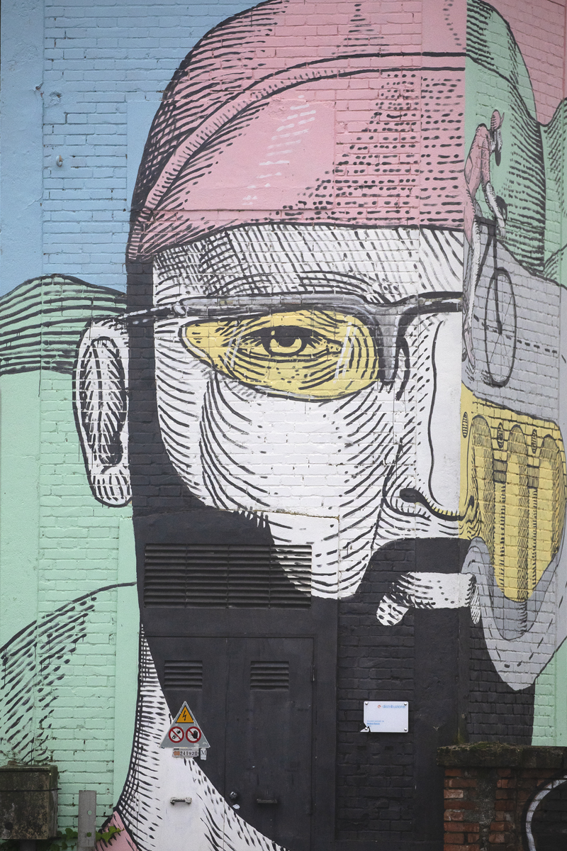 Giro dell’Emilia 2024 - Cyclist - street art by Andrea Casciu