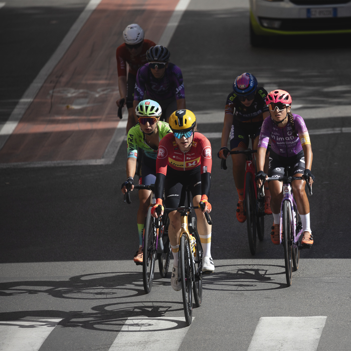 Giro dell'Emilia Internazionale Donne Elite 2025 - A group of riders on the roads of Bologna