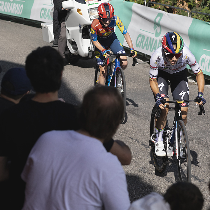 Giro dell'Emilia Internazionale Donne Elite 2025 - Fans cheer on Kim Le Court Pienaar and Niamh Fisher-Black on the climb