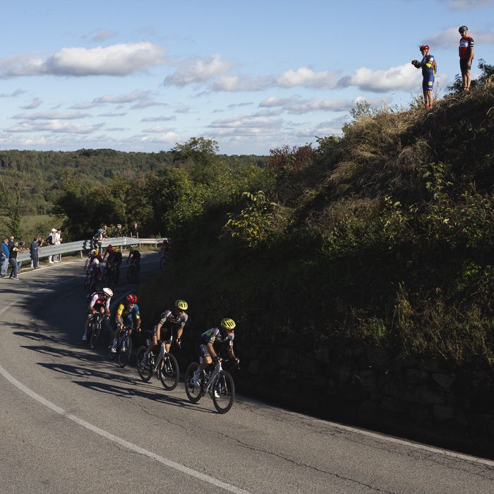 Gran Piemonte 2024 - Spectators claim a bird’s eye view of the race in Maggiora