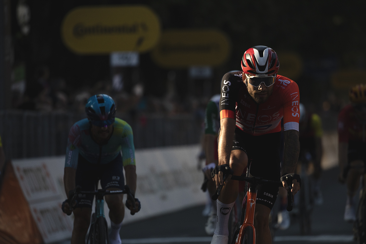 Gran Piemonte 2025 - Filippo Ganna leads home a group of riders in Acqui Terme