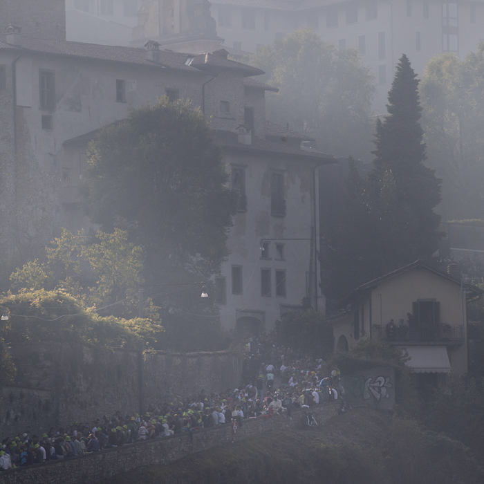 Il Lombardia 2025 - Throngs of fans line the ancient roads of Città Alta in Bergamo