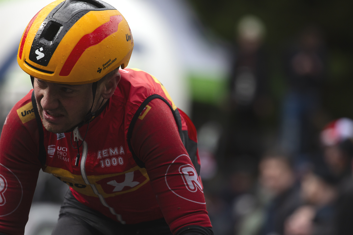 La Flèche Wallonne 2024 - Martin Urianstad Bugge of Uno-X Mobility looks up at the hill in front of him and grits his teeth in determination