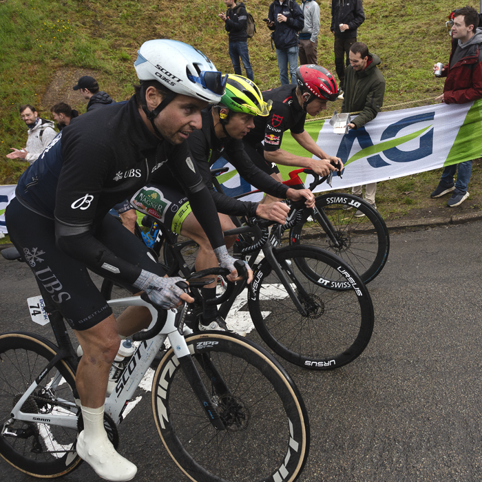 La Flèche Wallonne 2025 - Riders tackle the steep gradients on the Mur de Huy