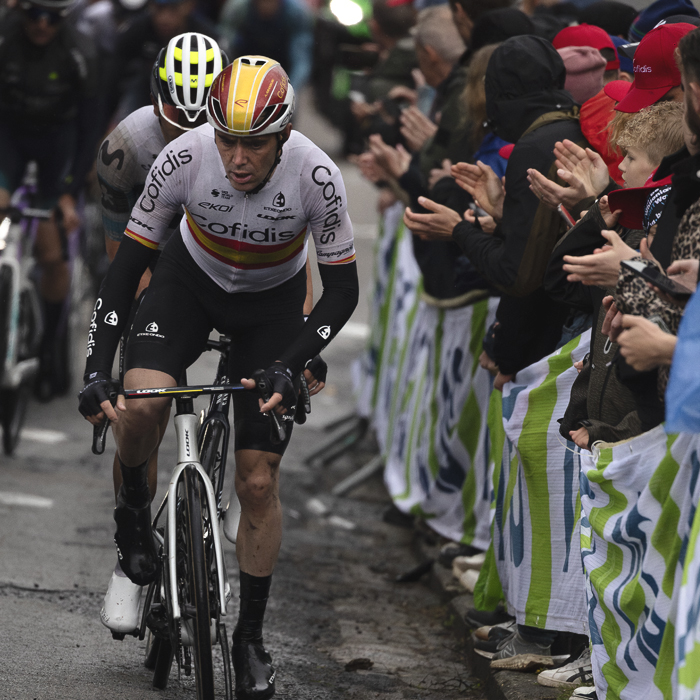 La Flèche Wallonne 2025 - Alex Aranburu wearing the Spanish Champion’s jersey on the climb