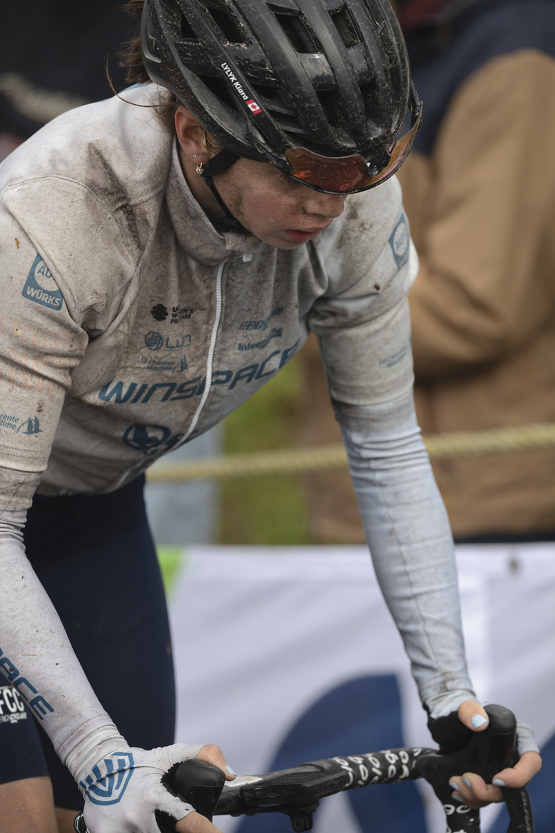 La Flèche Wallonne Femmes 2025 - Kiara Lylyk appears battered by the weather conditions on the Mur de Huy