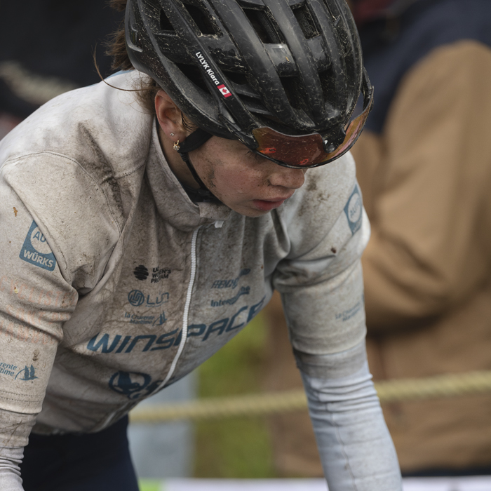 La Flèche Wallonne Femmes 2025 - Kiara Lylyk appears battered by the weather conditions on the Mur de Huy