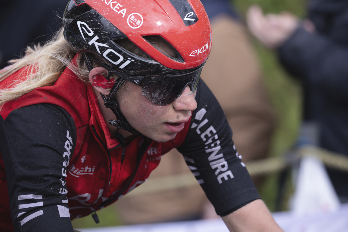 La Flèche Wallonne Femmes 2025 - A close up of Maaike Coljé on the climb