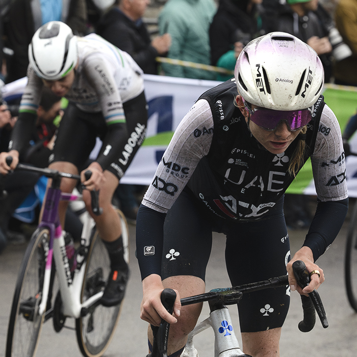 La Flèche Wallonne Femmes 2025 - Maeva Squiban stands on her pedals as she tackles one of the steeper sections