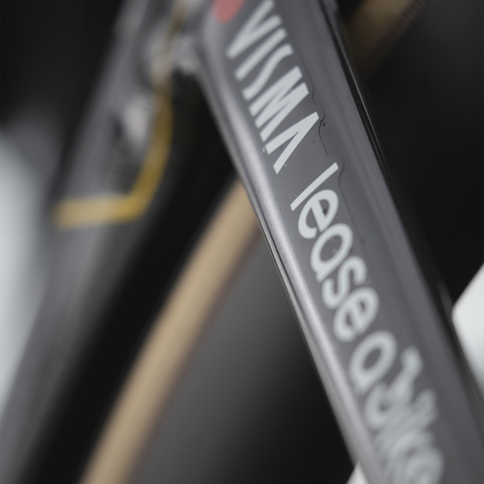La Flèche Wallonne Femmes 2025 - A close up of Team Visma - Lease A Bike bike frame