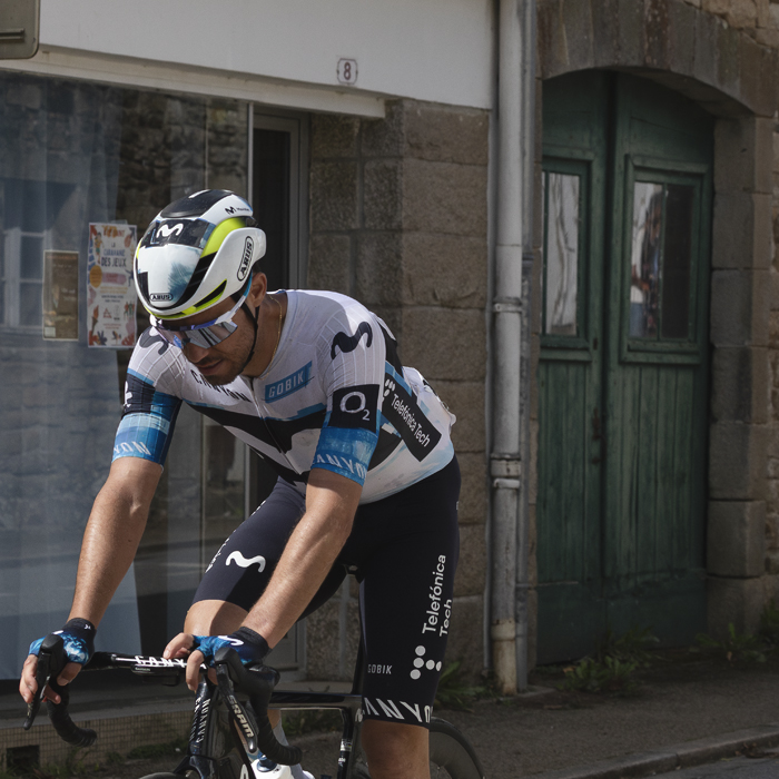 Bretagne Classic - Ouest-France 2025 - Albert Torres with his head lowered during the event