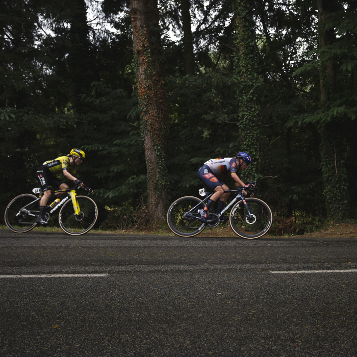 Classic Lorient Agglomération - Ceratizit 2025 - Franziska Koch and Femke de Vries ride through the woodland