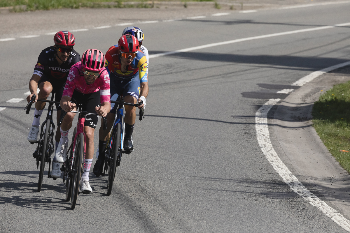 Liege Bastogne Liege 2025 - A small group of elite riders passes through Forges