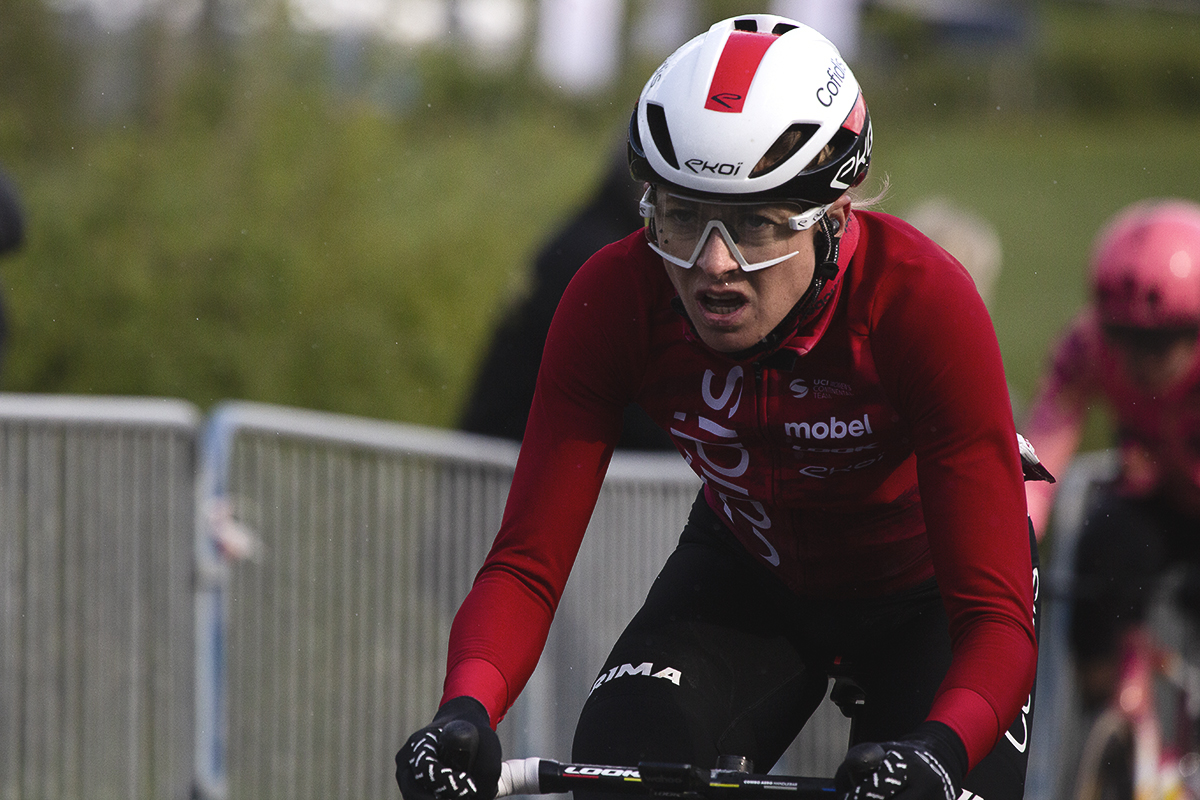 Liège-Bastogne-Liège Femmes 2024 - Morgane Coston of Cofidis takes on the climb