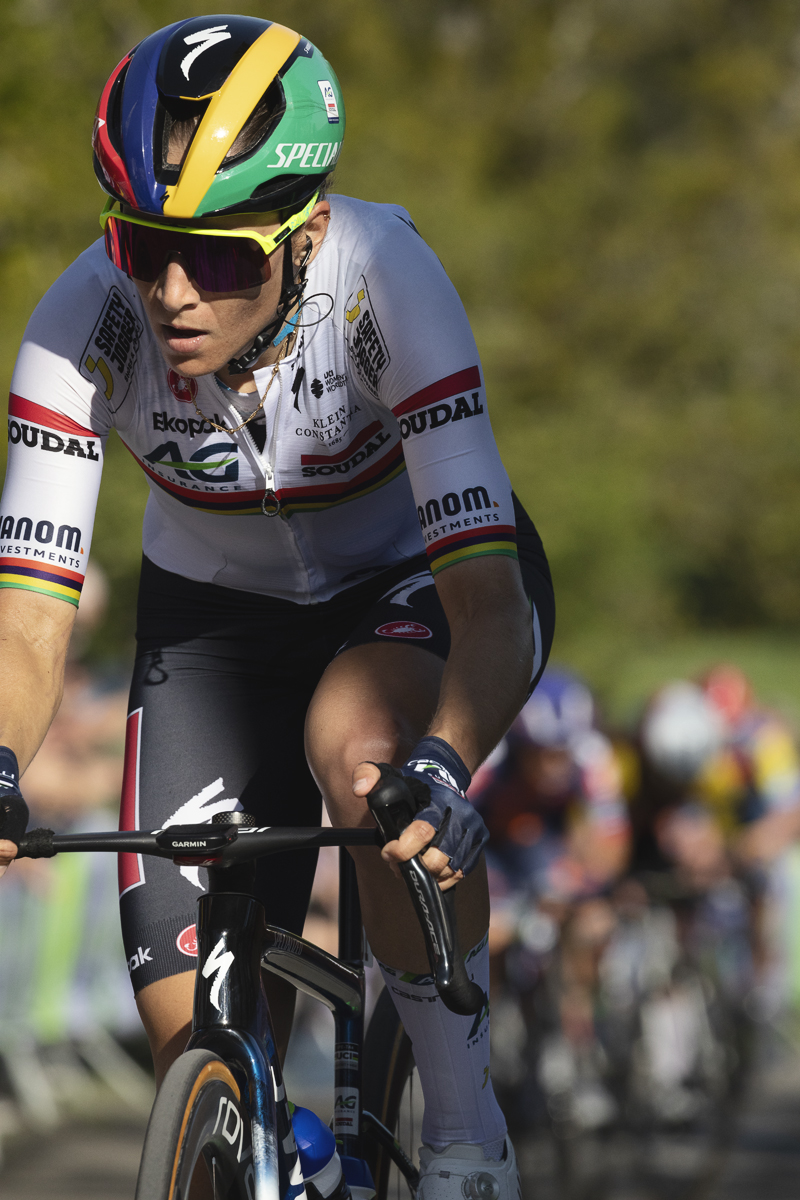 Liège Bastogne Liège Femmes 2025 - Kimberley Le Court Pienaar on the climb at Côte de La Redoute