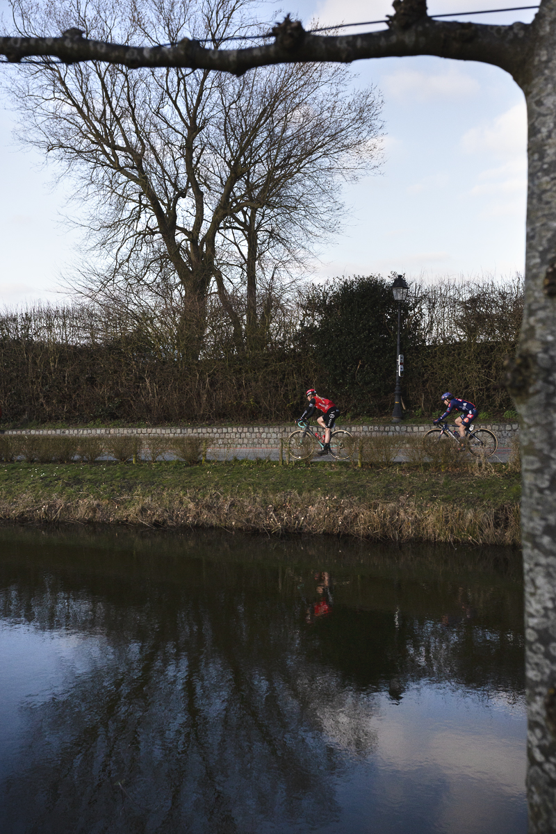 Omloop Nieuwsblad Vrouwen 2025 - Mara Roldan of Team Picnic PostNL & Maaike Coljé, Arkéa - B&B Hotels Women on Oudeberg