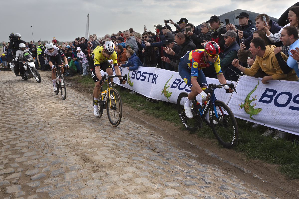 Paris Roubaix 2025 - Mads Pedersen and Wout Van Aert are cheered on by a large crowd
