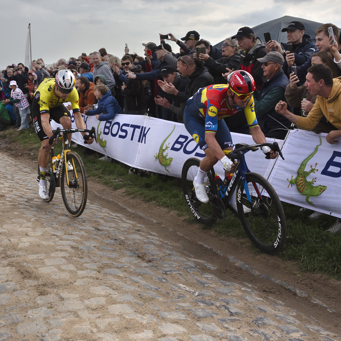 Paris Roubaix 2025 - Mads Pedersen and Wout Van Aert are cheered on by a large crowd