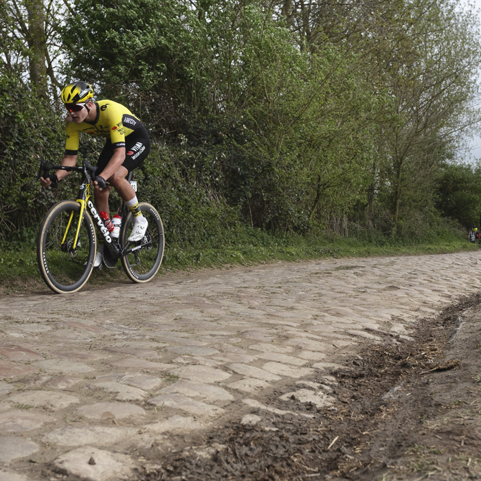 Paris Roubaix 2025 - Niklas Behrens of Team Visma - Lease a Bike on the cobbles