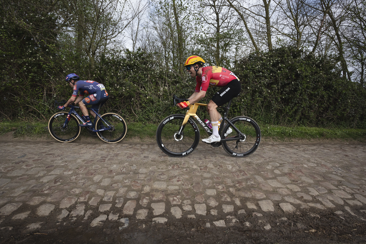 Paris Roubaix 2025 - Sean Flynn & Rasmus Tiller tackle the cobbles