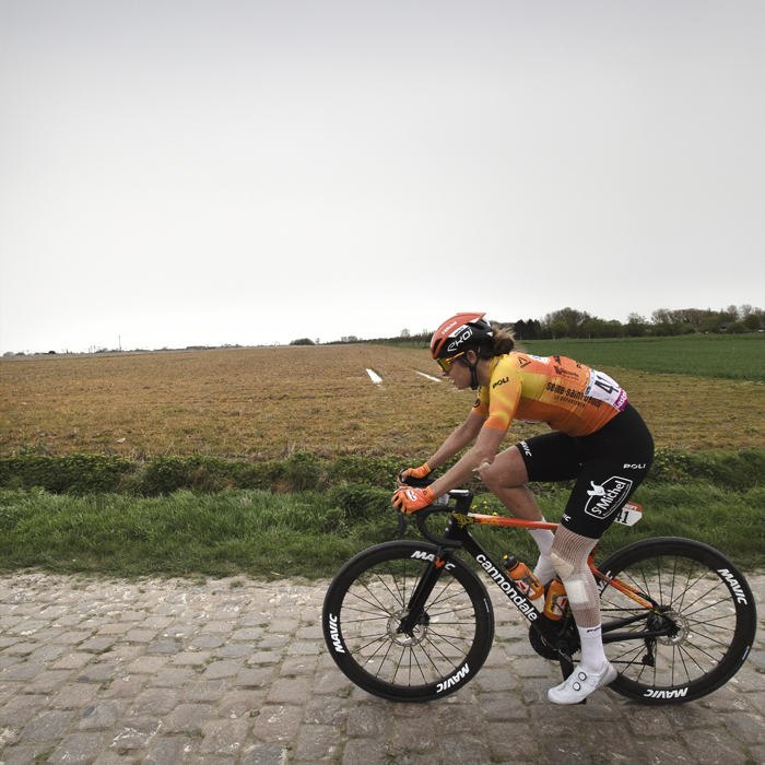 Paris Roubaix Femmes 2024 - Bourghelles à Wannehain, Alison Avoine of St Michel - Mavic - Auber93 WE