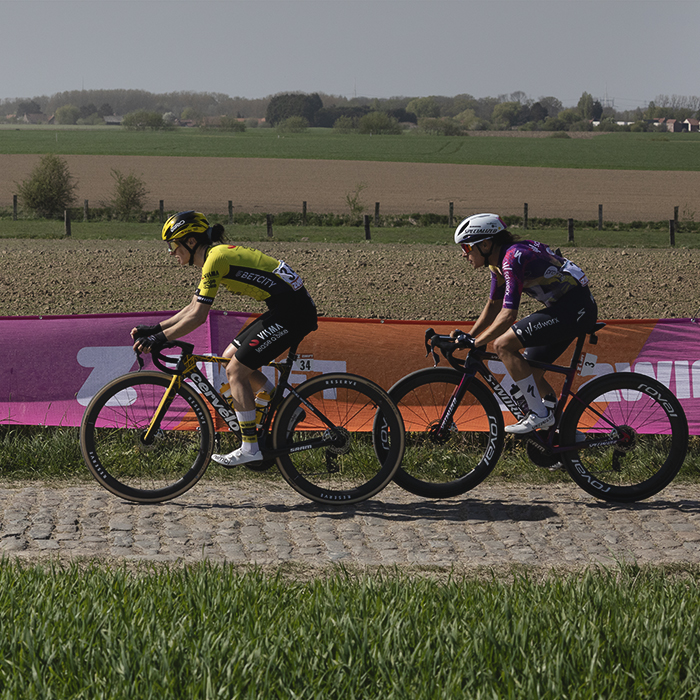 Paris Roubaix Femmes 2025 - Barbara Guarischi and Margaux Vigié on the cobbles of Mons-en-Pévèle