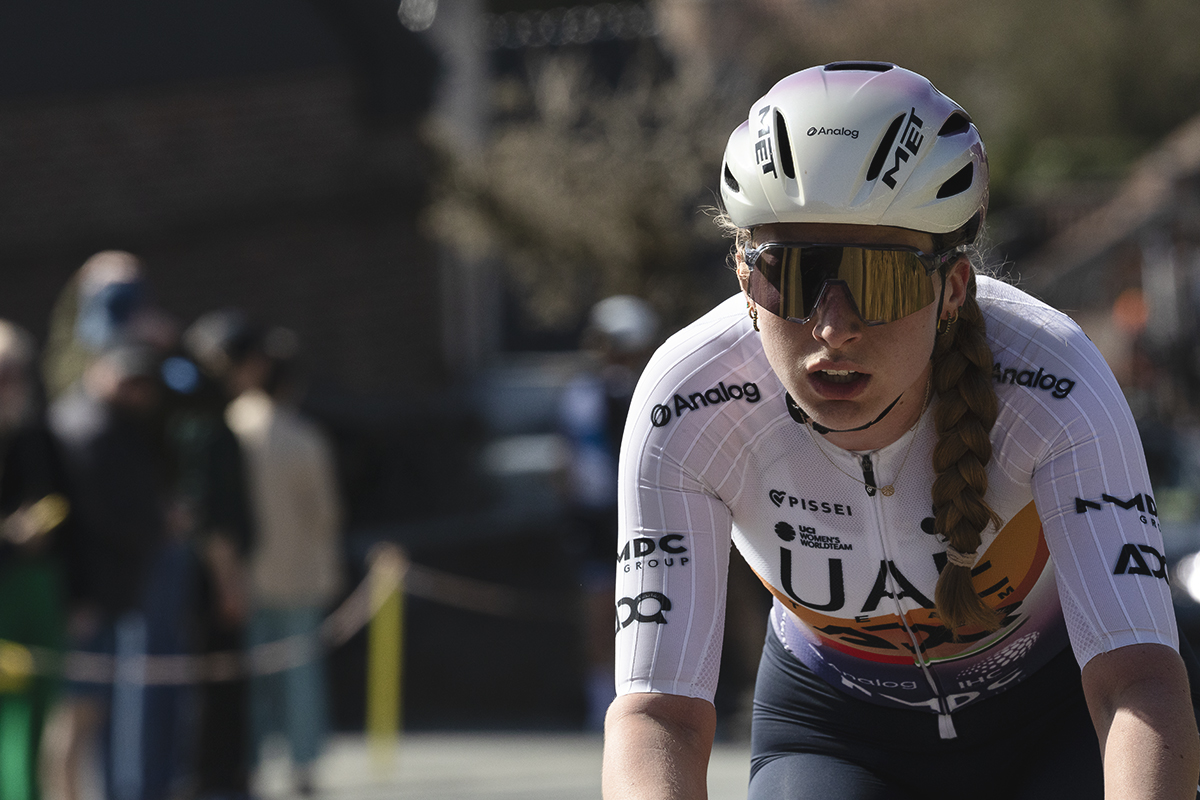 Ronde van Vlaanderen Vrouwen 2025 - Elynor Bäckstedt of UAE Team ADQ on Berendries