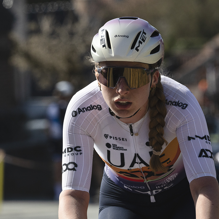 Ronde van Vlaanderen Vrouwen 2025 - Elynor Bäckstedt of UAE Team ADQ on Berendries