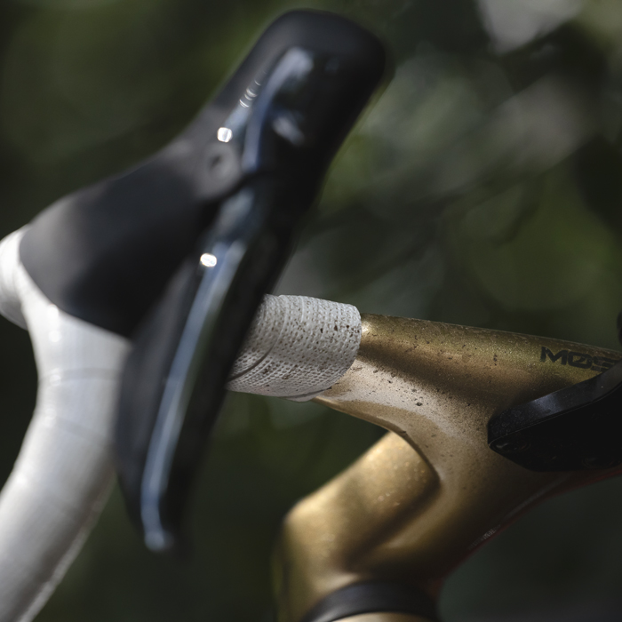 Tour of Britain 2025 - The golden Most handlebars of Geraint Thomas’ bike