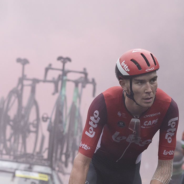 Tour of Britain 2025 - Toon Aerts rides through the smoke on Caerphilly Mountain