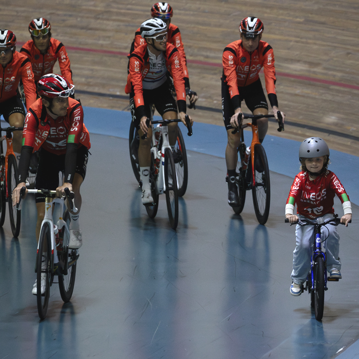 Tour of Britain 2025 - Geraint Thomas and his young son lead the INEOS team round the velodrome following the team presentations