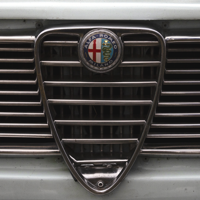 Tour of Britain 2025 - A close up of the grill of a Bianchi styled Alfa-Romeo
