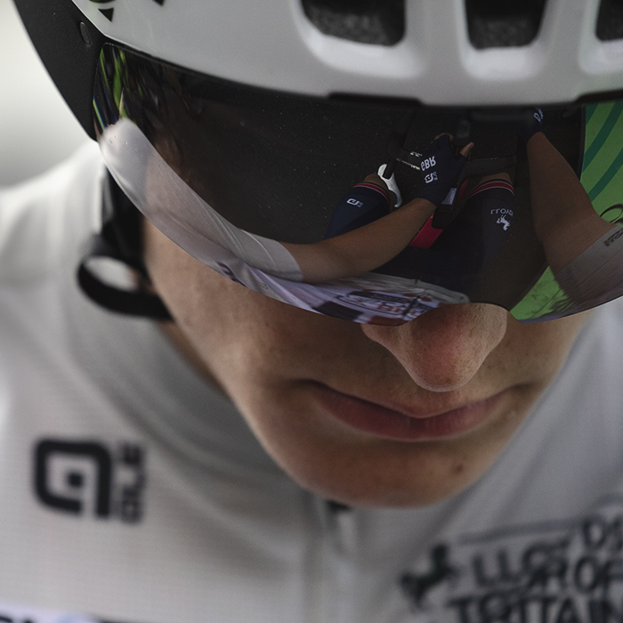 Tour of Britain 2025 - Josh Golliker wearing the best young riders jersey looks downwards