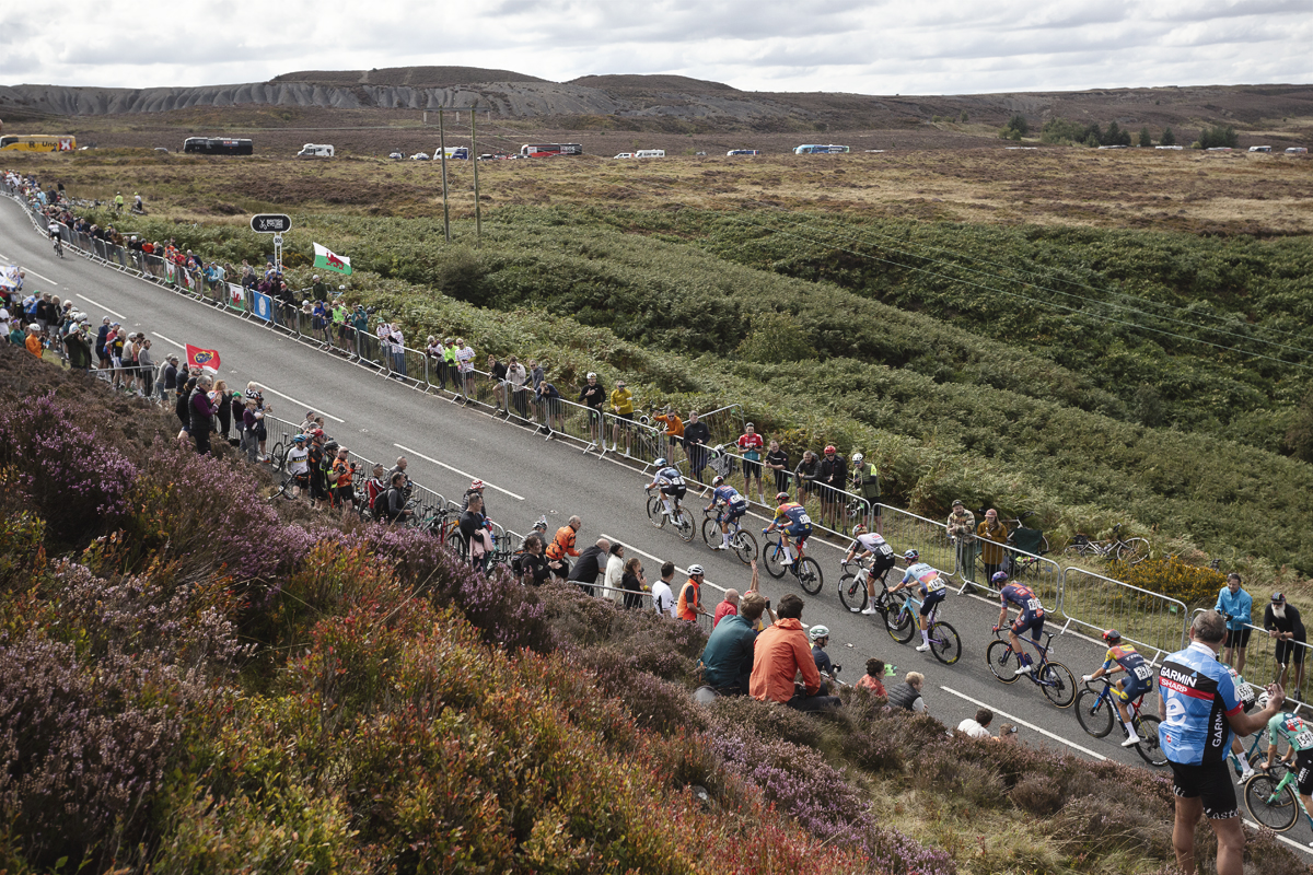 Tour of Britain 2025 - As fans line the hillside riders make their way past