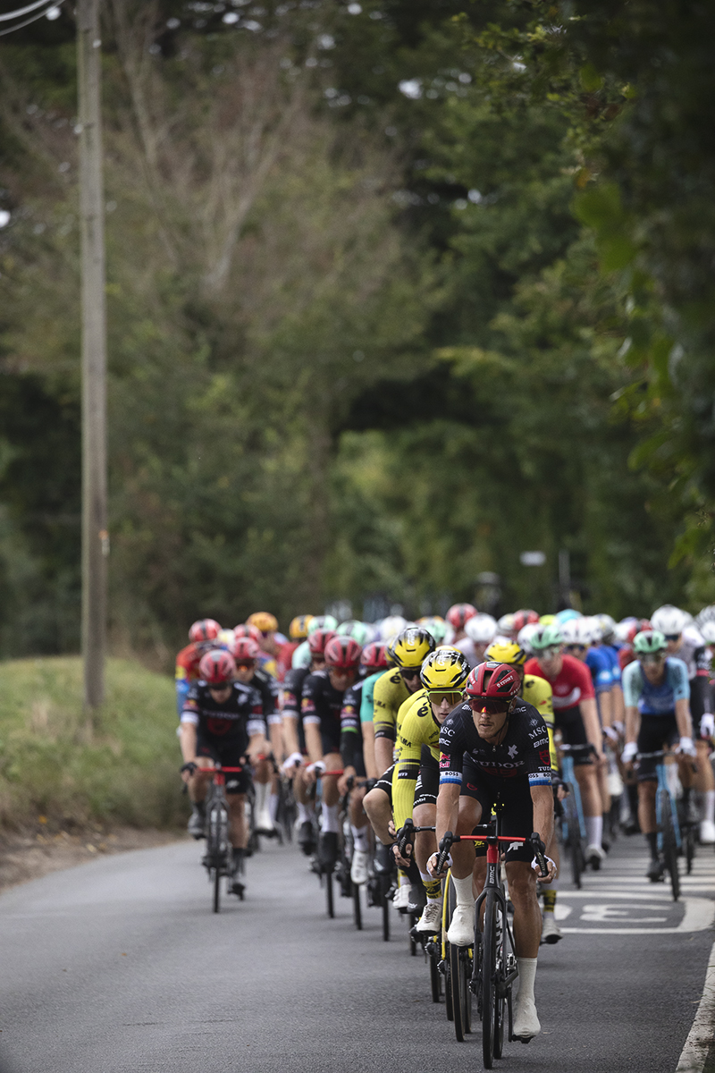 Tour of Britain 2025 - Riders on the country roads around Thornham Magna