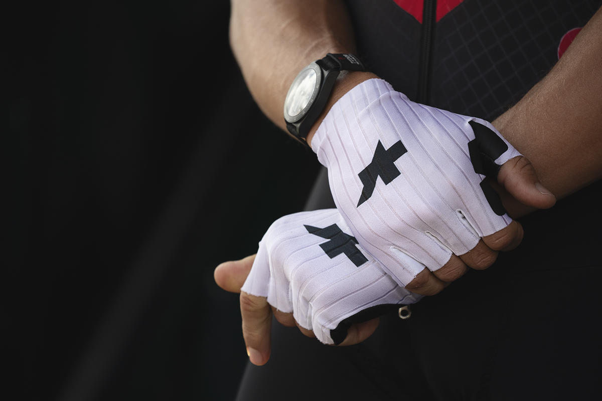 Tour of Britain 2025 - A close up of the gloves of Tudor Pro Cycling Team