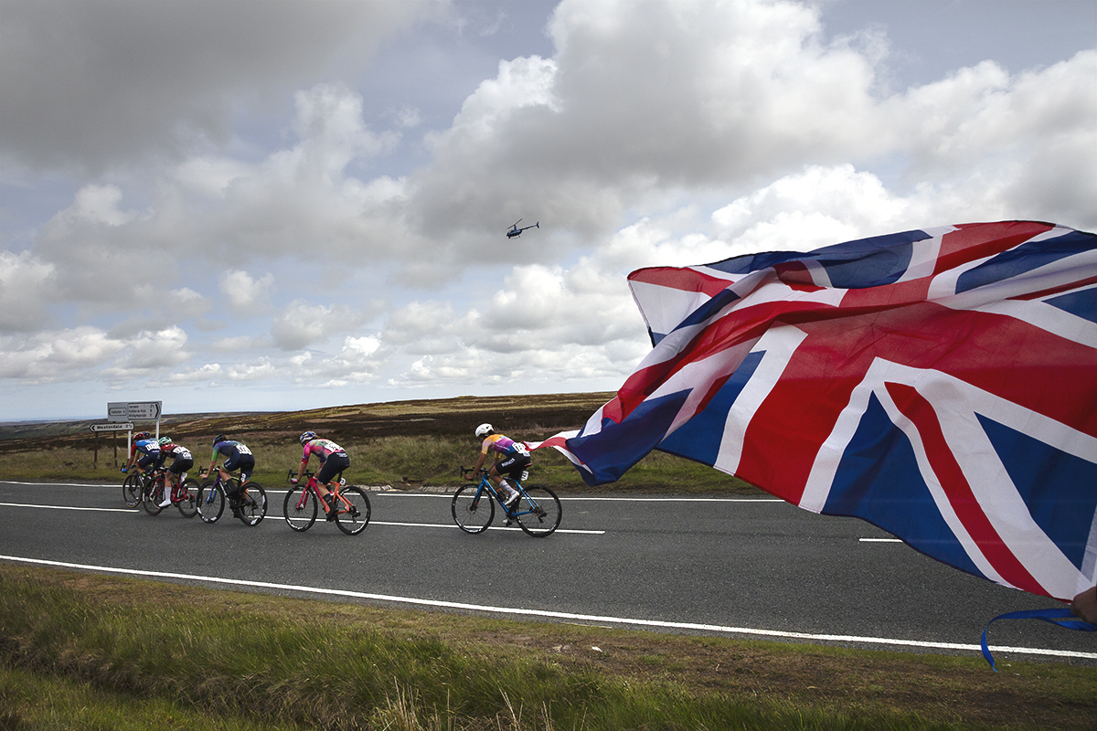 Tour of Britain Women’s 2025 - Stage 1 - A Union Jack flies as riders pass by on Blakey Ridge